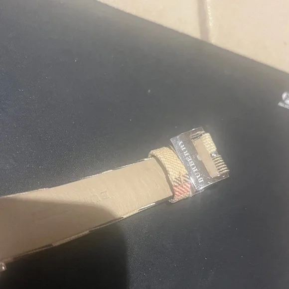 Burberry Beige and Black Checkered Women's Watch - Picture 5 of 15